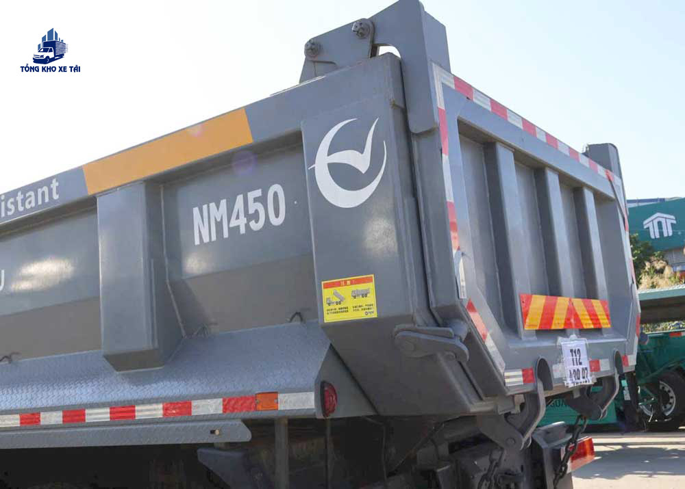 Xe Ben 4 Chân ChengLong H7 390HP Thùng U 15 Khối (Cầu Dầu)